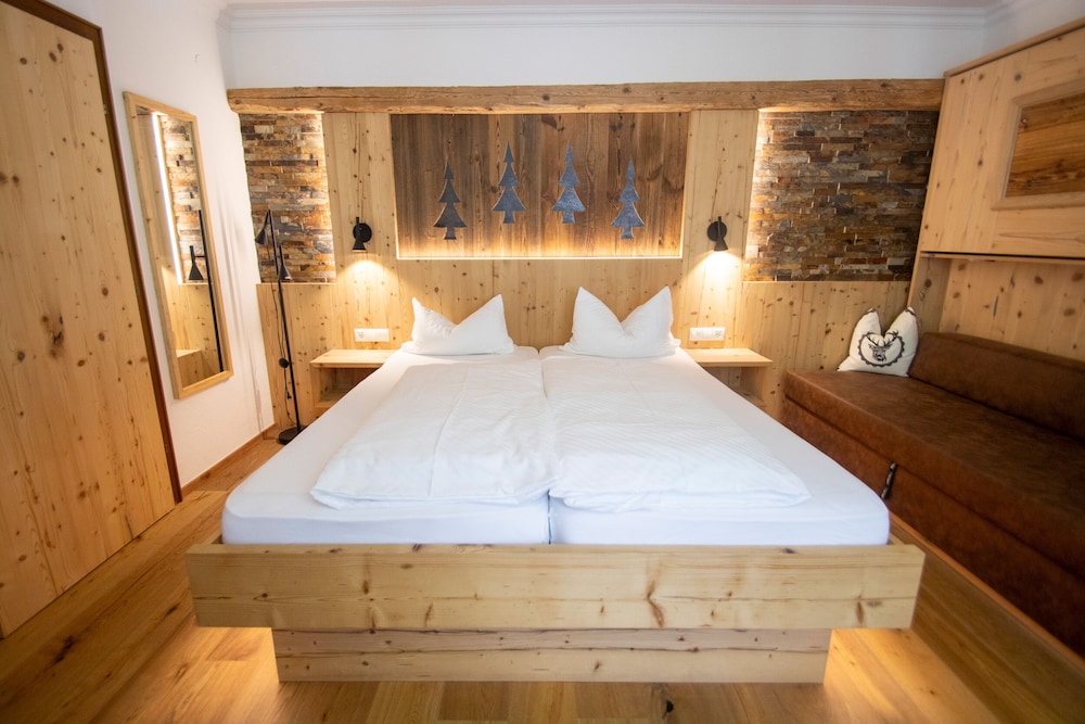 Apartment, 2 Double and Twin Beds, Mountain View, Balcony
