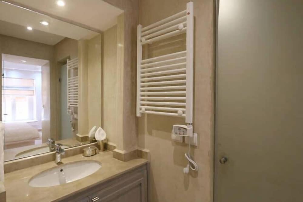 Riad Ayni 50/53
