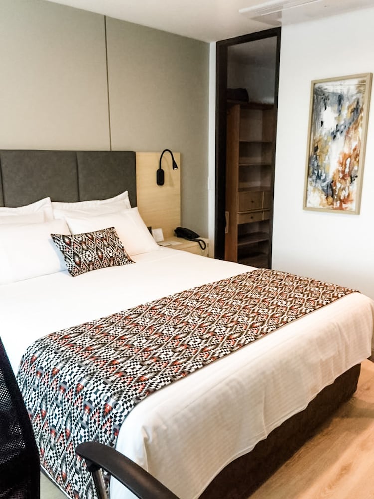 Novelty Suites Hotel 14/77