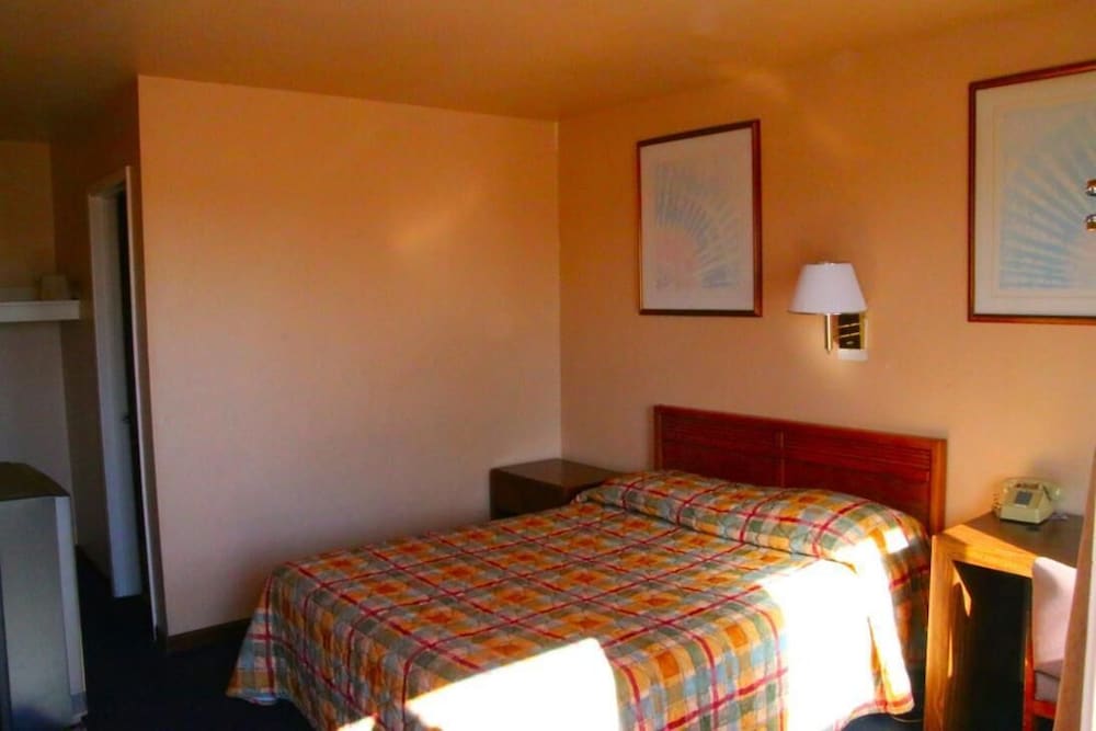 OYO Travellers Inn 16/39