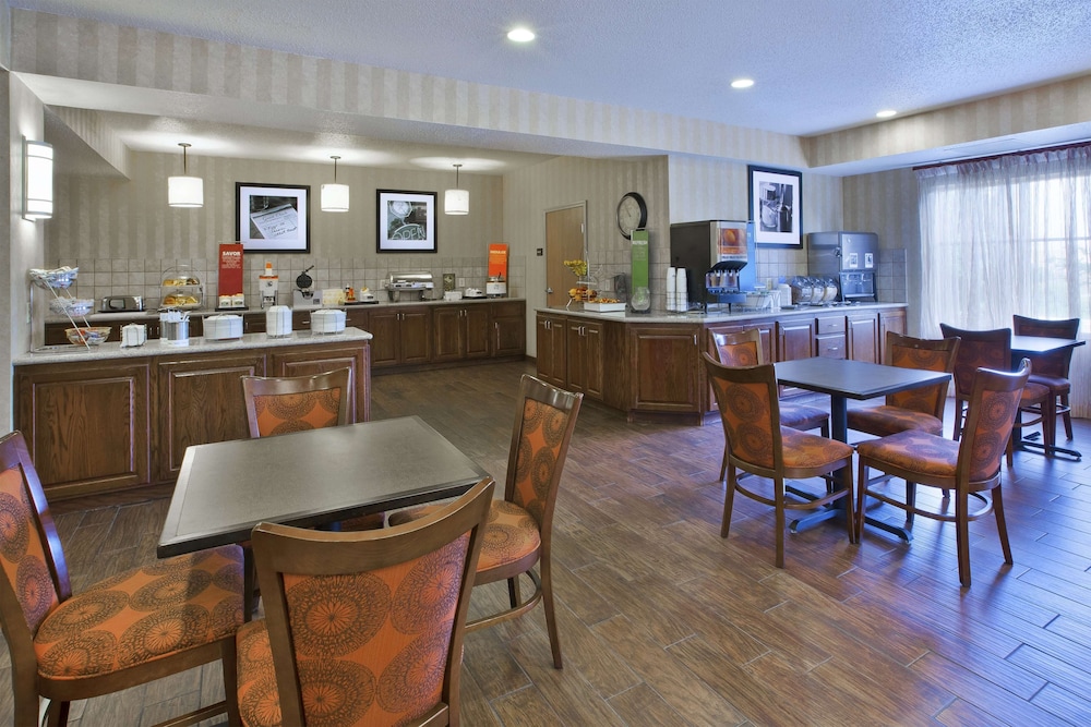 Hampton Inn Pittsburgh Area-Beaver Valley-Ctr Township 27/33