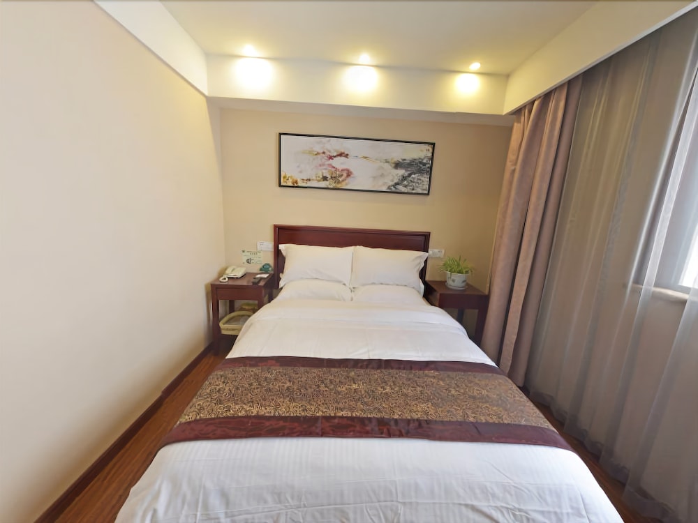 GreenTree Inn Changzhou Dinosaur Park Global Harbor Express Hotel 10/48