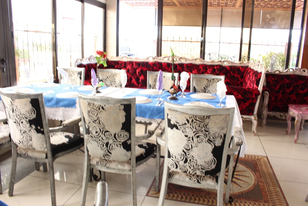 Tou'Ngou Hotel 39/50