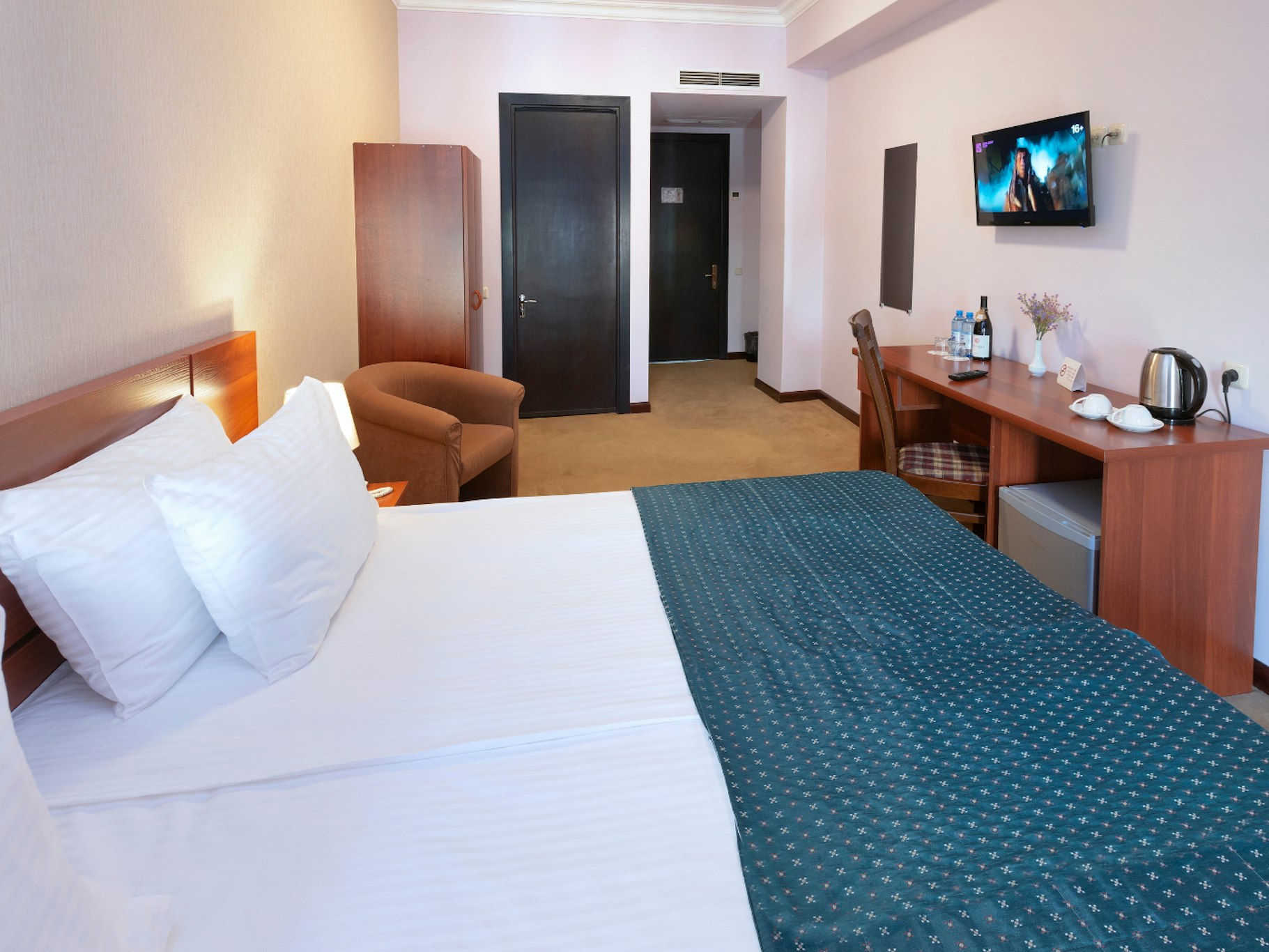 Ani Central Inn Ex Silachi 21/66