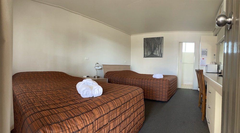 Gladstone CBD Motel 10/13