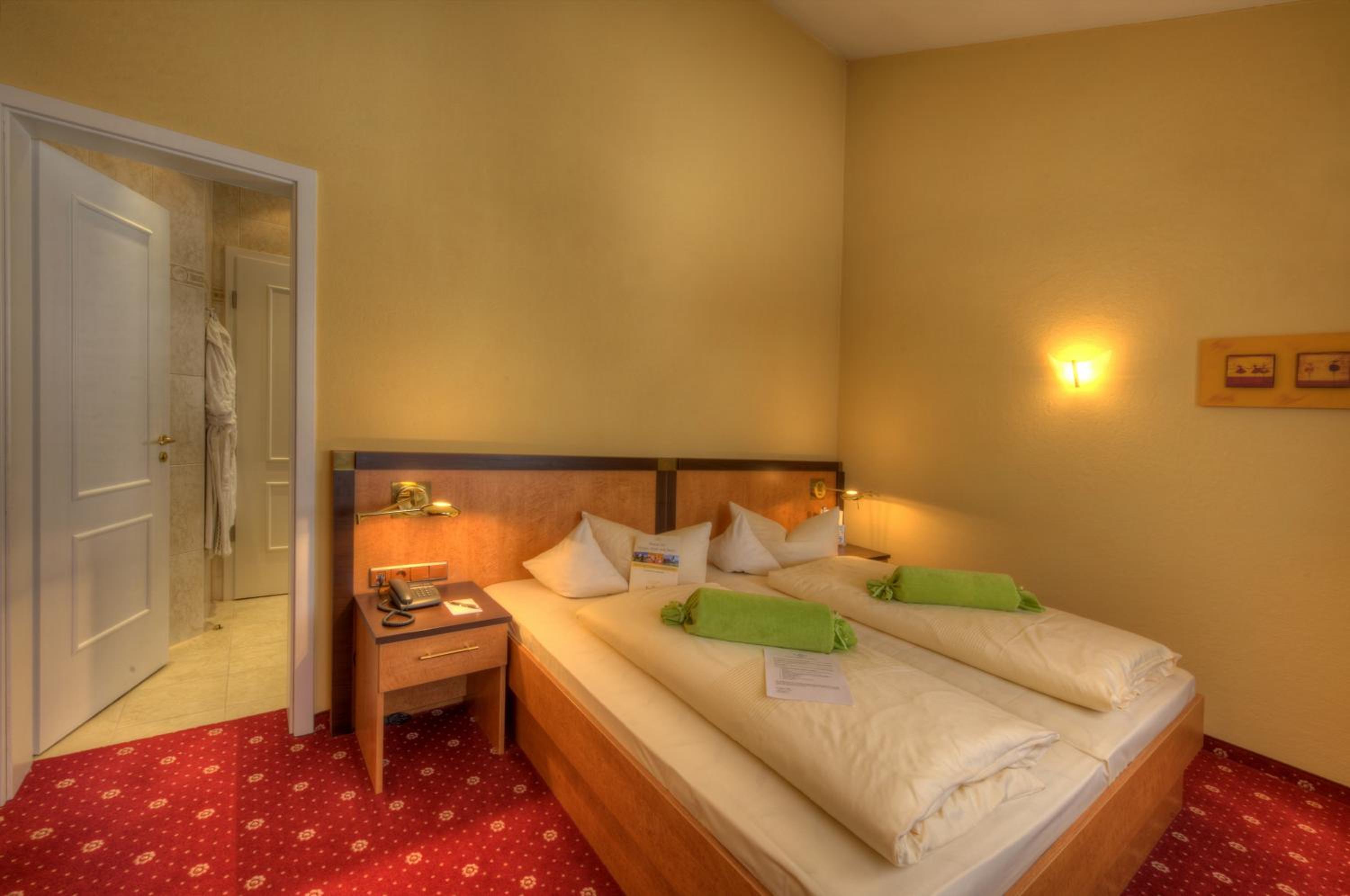 جناح بسرير كينج، Königshof Hotel Resort 3/7