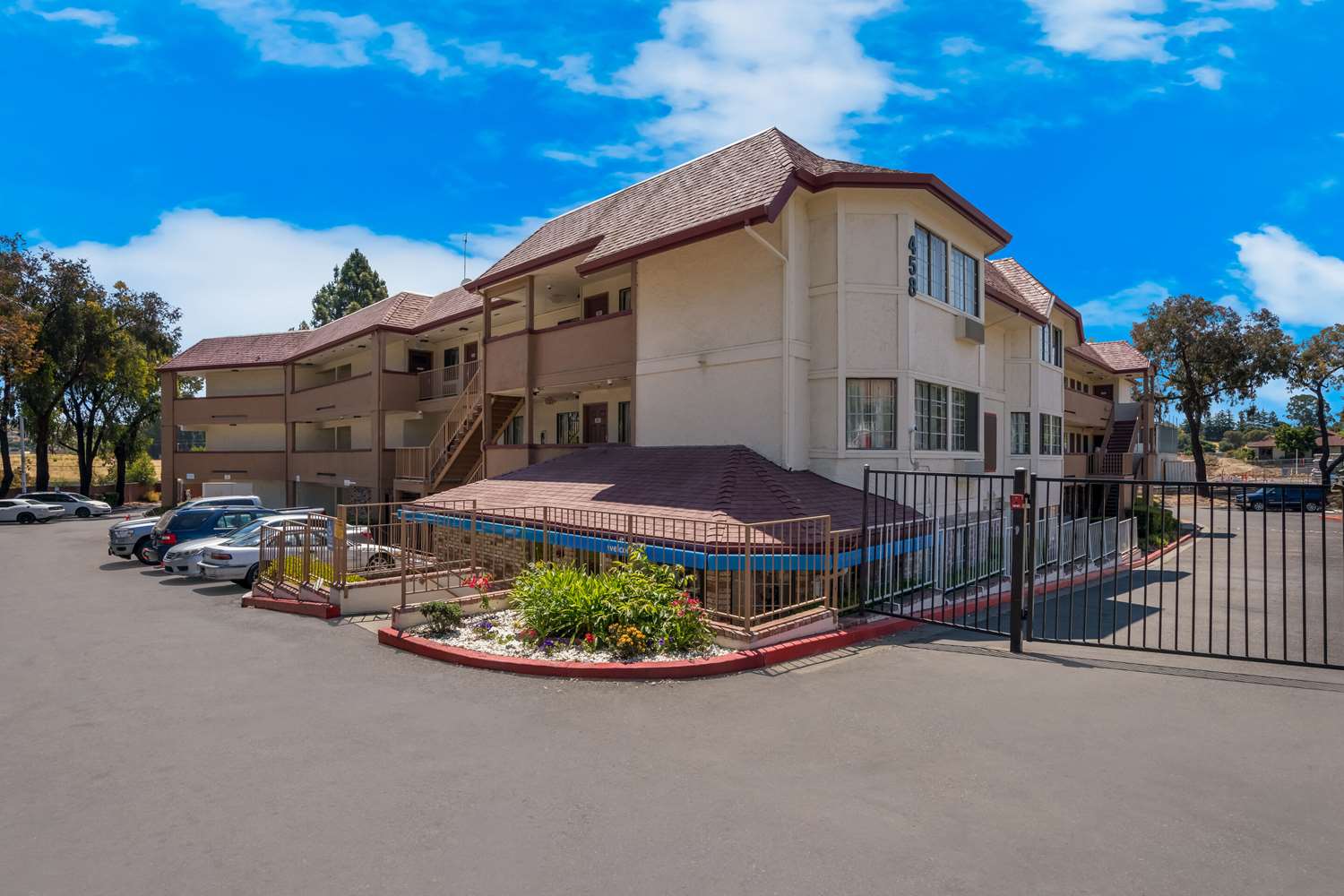 Econo Lodge Vallejo, CA 6/9