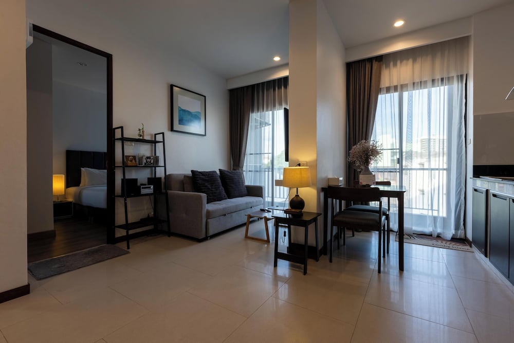Amiri Place Hotel 24/50