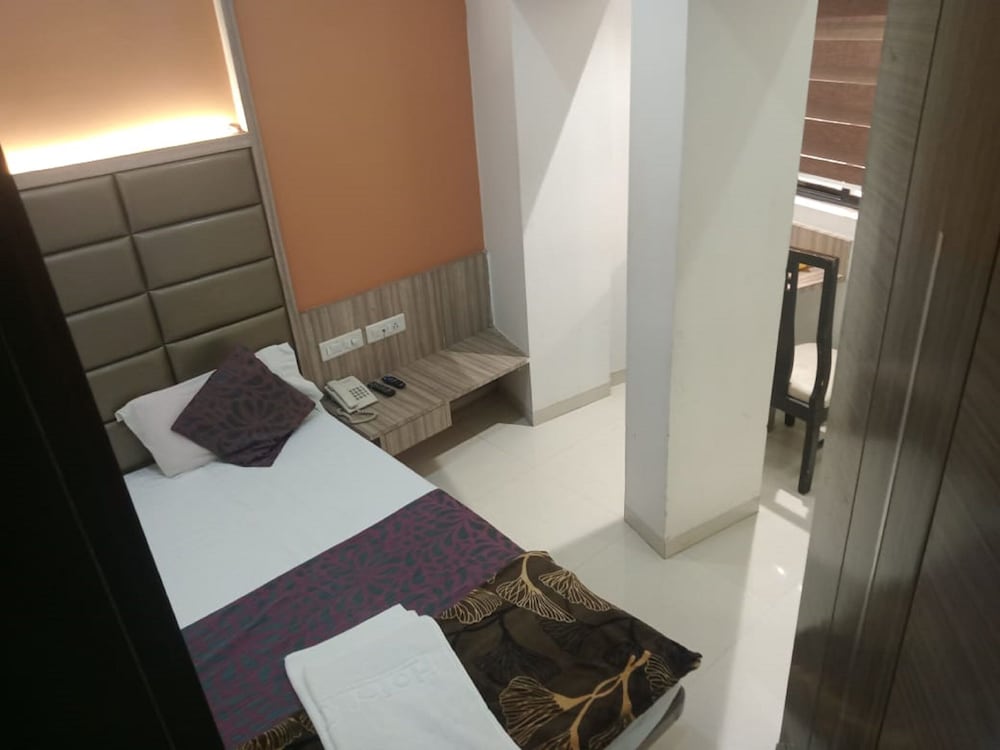 HOTEL ONE UP 55/69