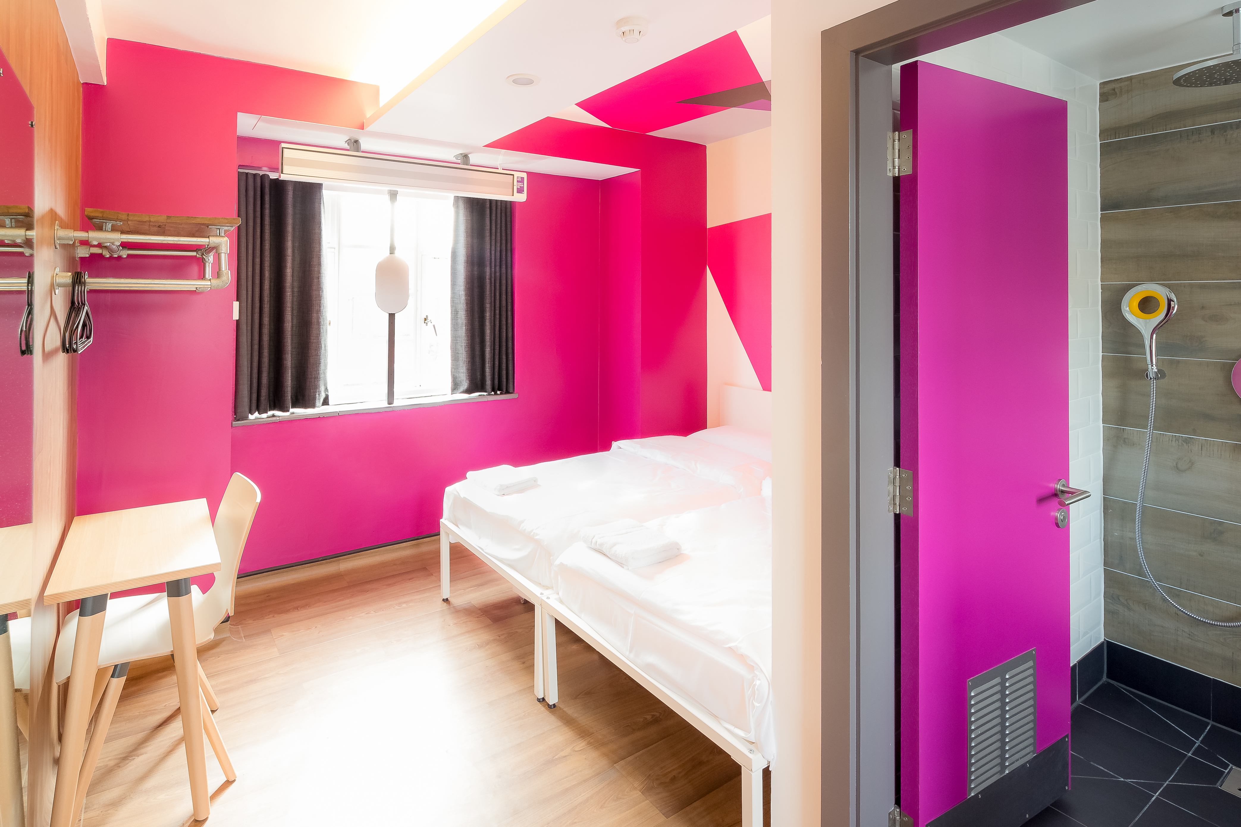 Room, Twin Beds, Shared Bathroom