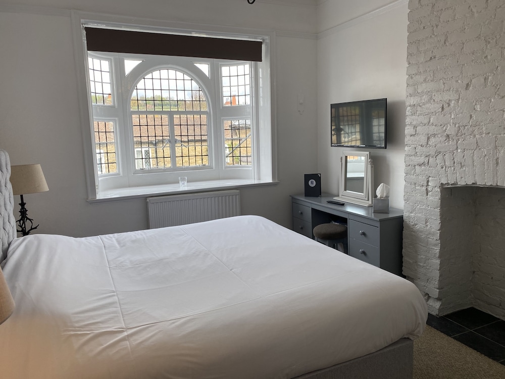 Castle Hotel 10/50