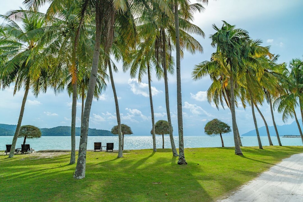 Pelangi Beach Resort and Spa 70/74