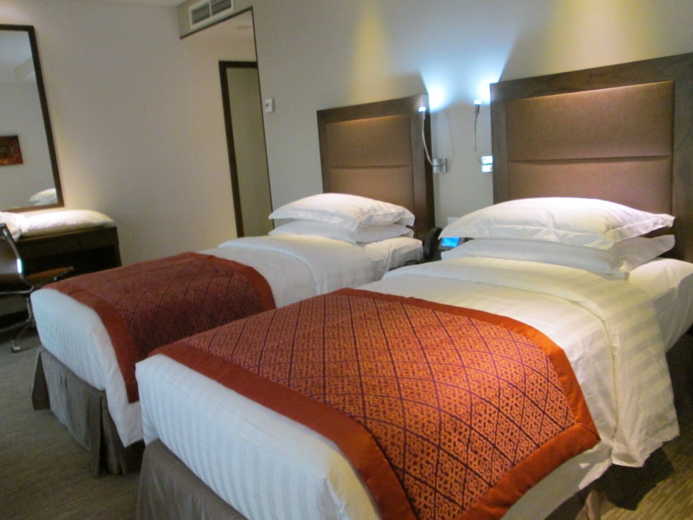 كراون بلازا المدينة(Crowne Plaza Madinah) 20/75