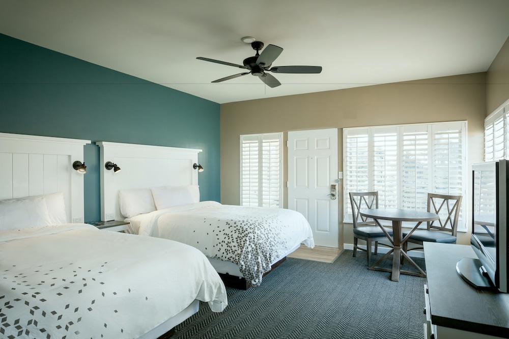 room, 2 queen beds