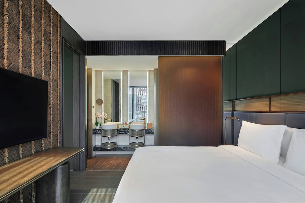 جناح بسرير كينج بإطلالة على المدينة بشرفة بغرفة نوم واحدة، Varel Singapore, a Tribute Portfolio Hotel 5/10