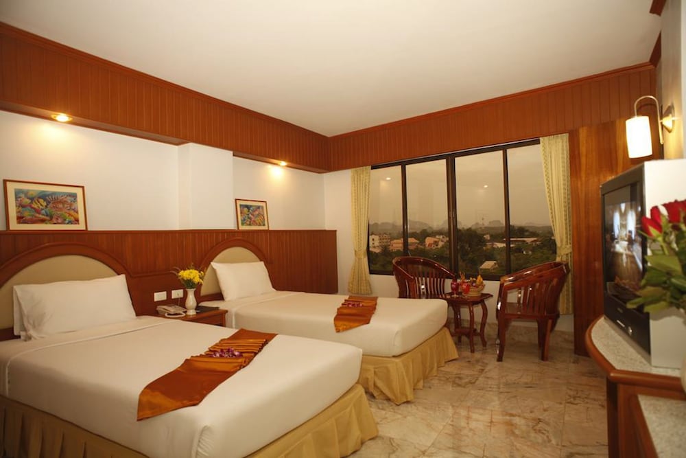 Boonsiam Hotel 8/20