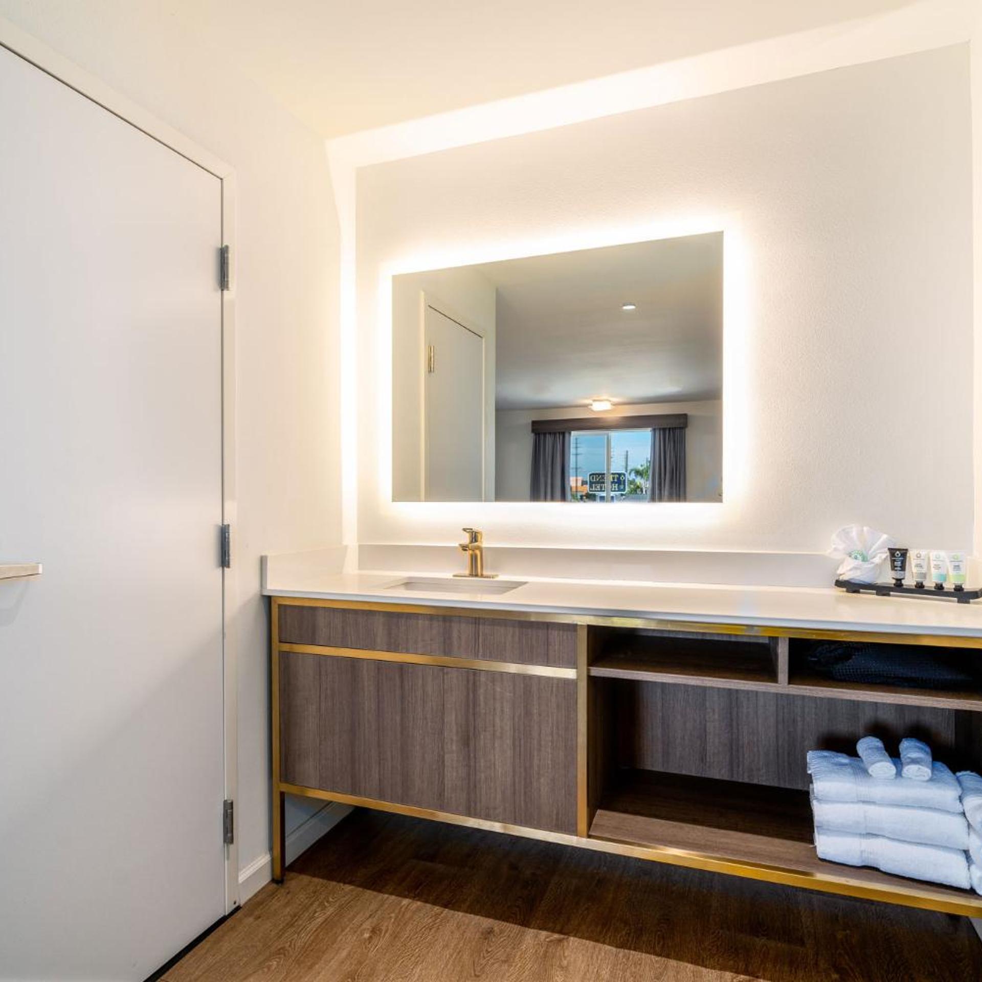 Trend Hotel at LAX Airport 46/46