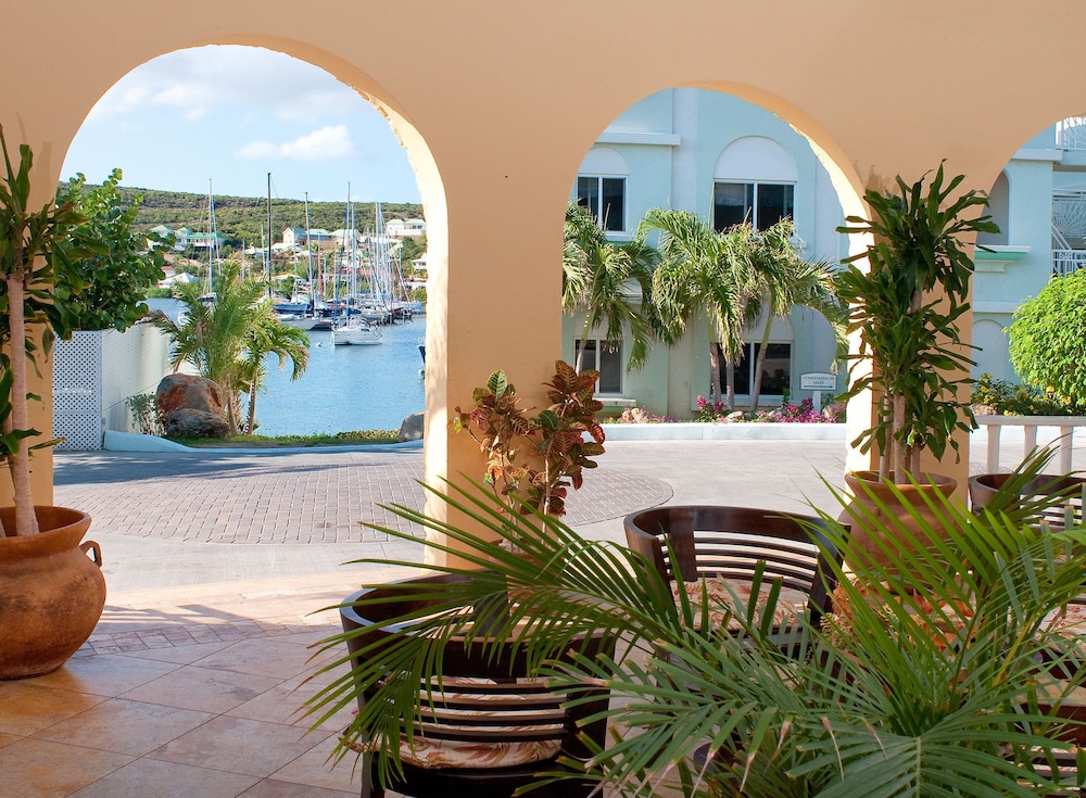 Oyster Bay Beach Resort 8/48