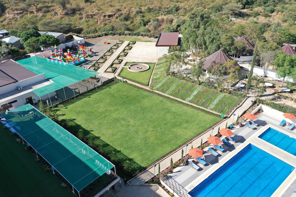 Haile Resort Adama 49/51