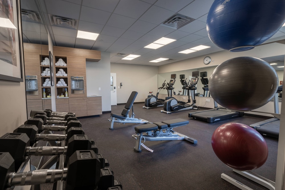 TownePlace Suites by Marriott Clinton 14/28