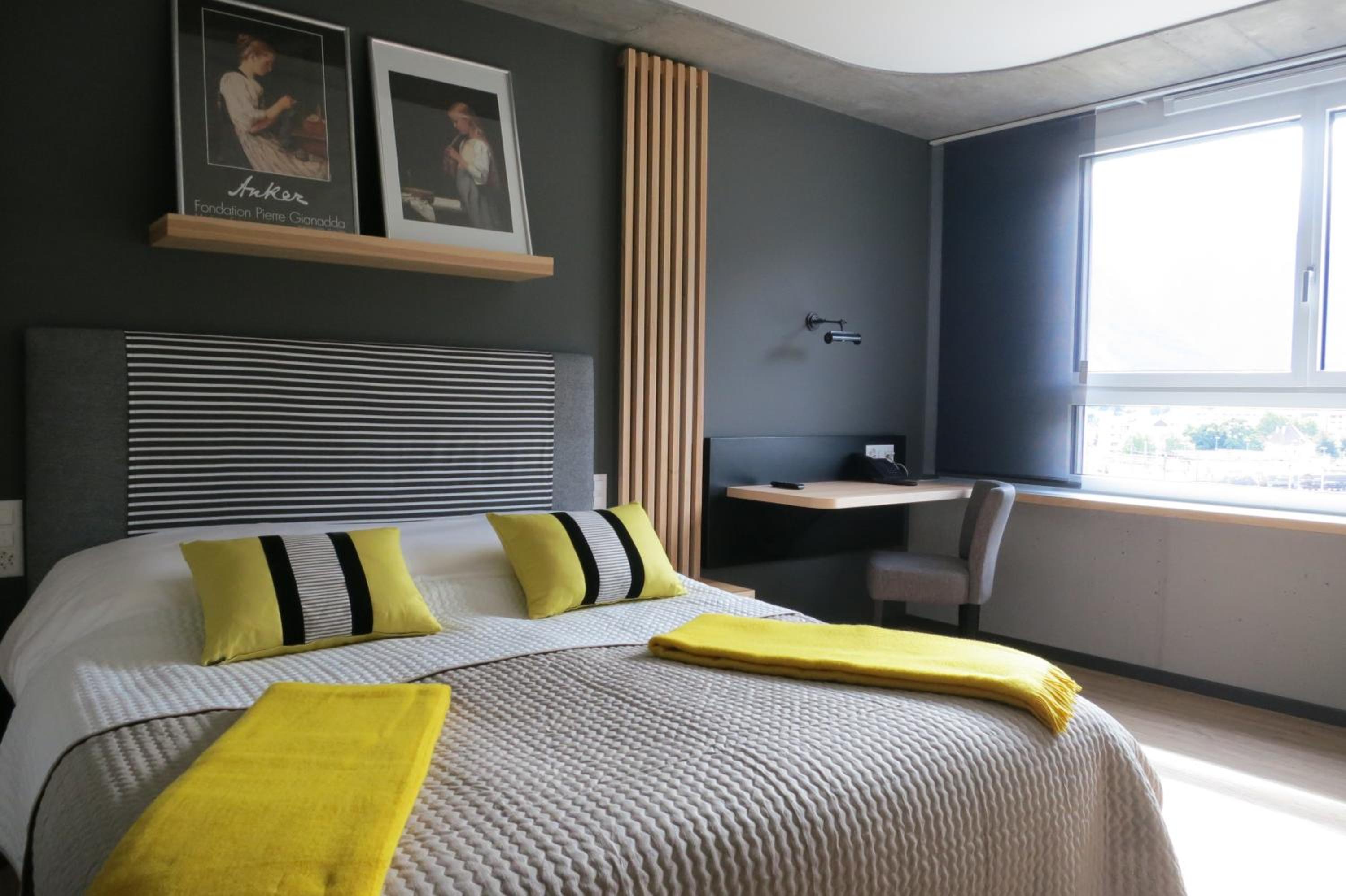 Room, Double or Twin Bed