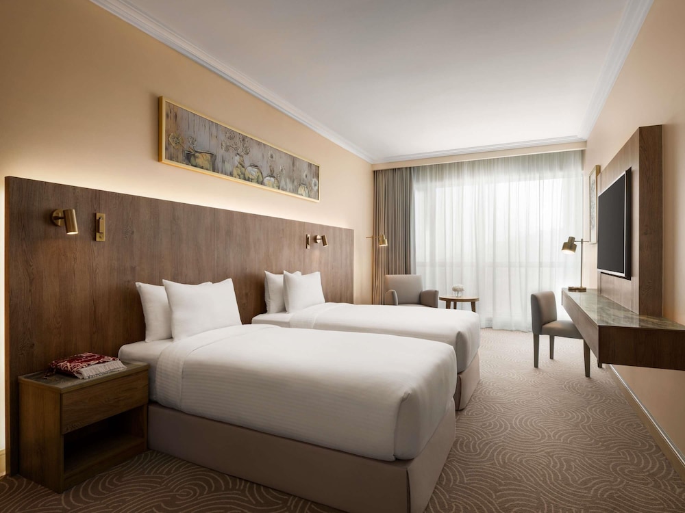 SUPERIOR, TWIN BEDS, PARTIAL KAABA VIEW