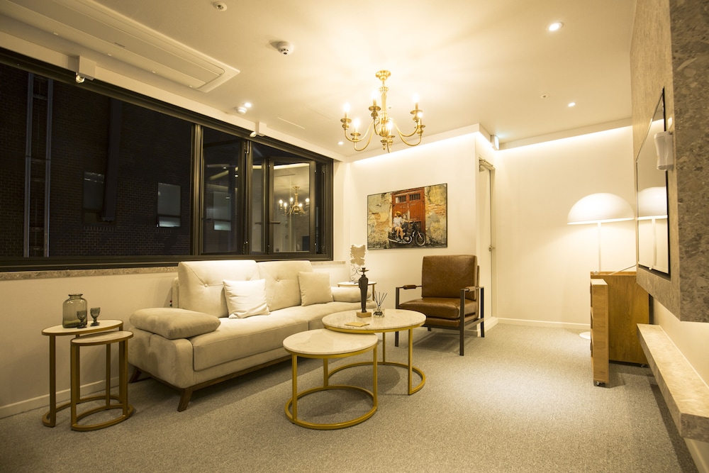 UH Suite The Jongno 26/44