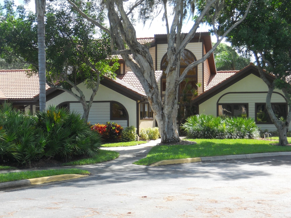 Shorewalk Vacation Villas 37/45