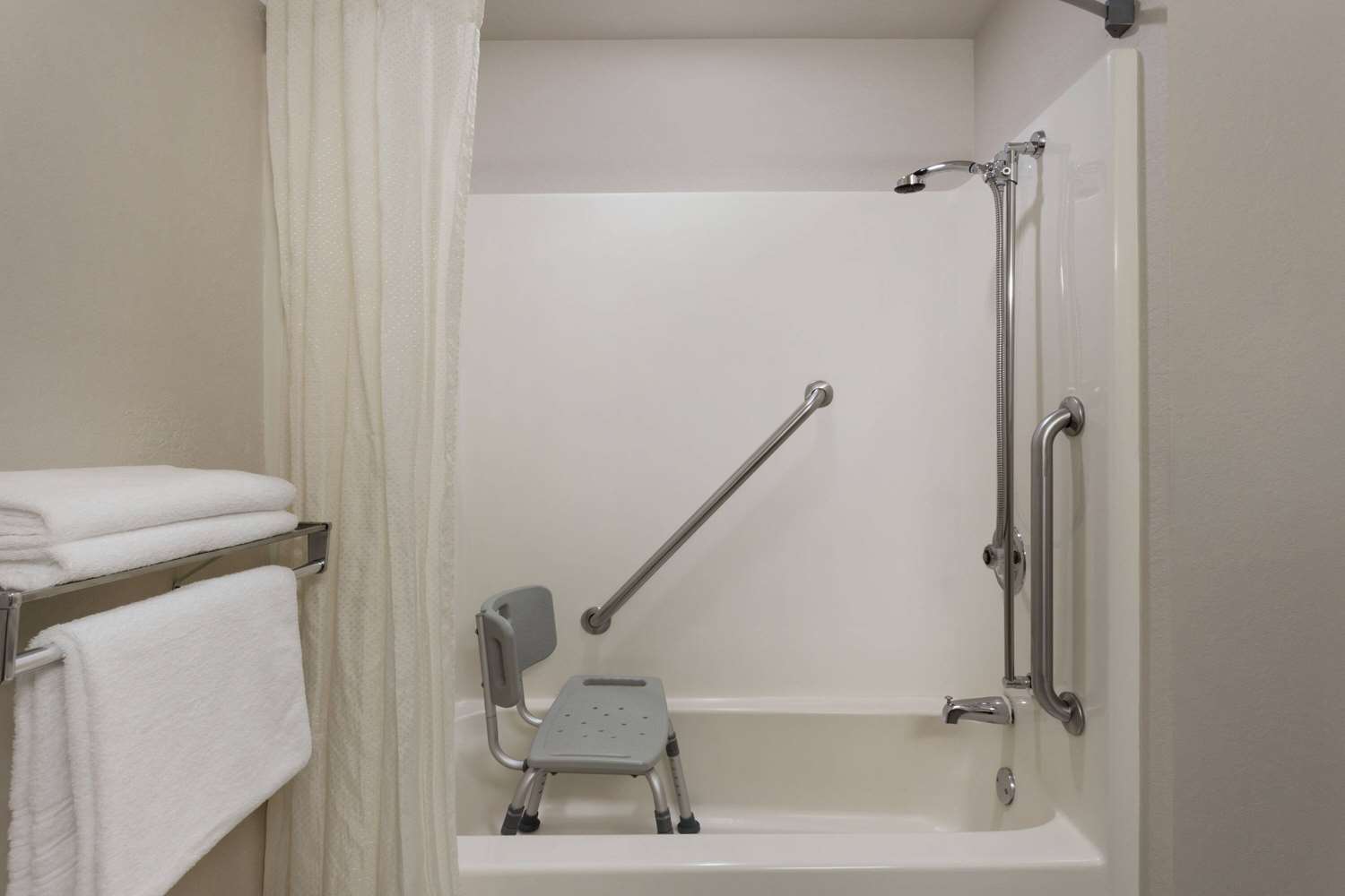 Super 8 By Wyndham Madison South 33/34