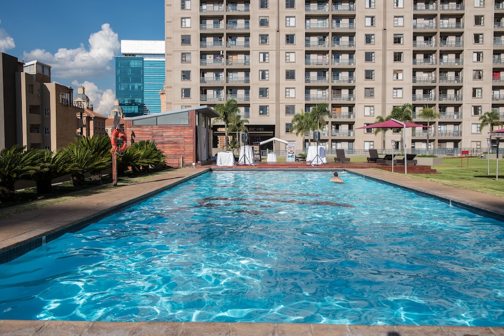 Westpoint Executive Suites - Apartments 1/70
