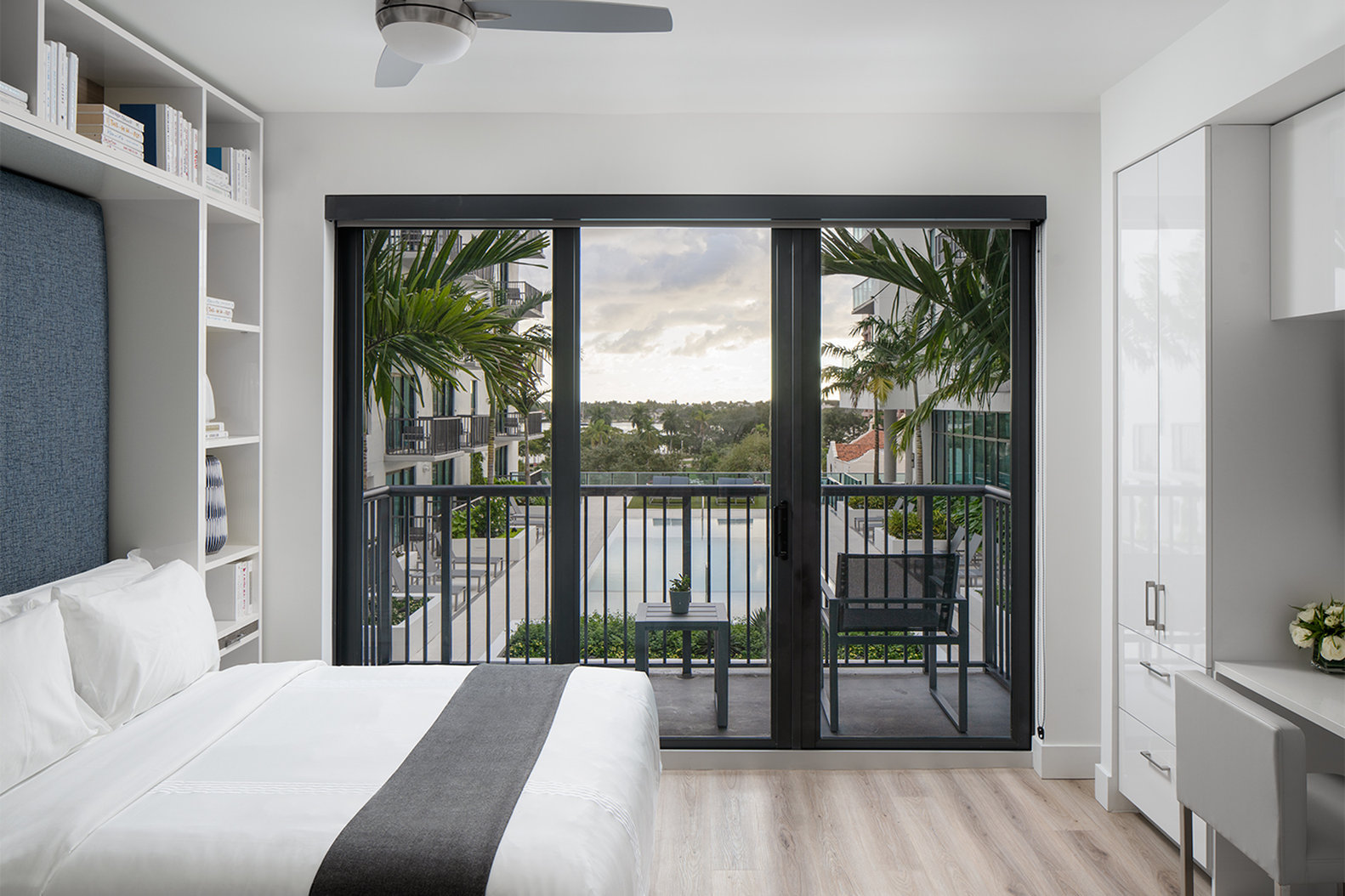 Studio, Queen Bed, Coast View