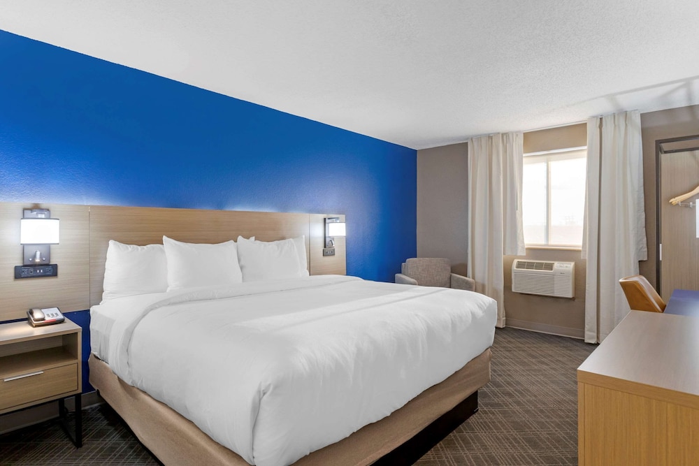 Comfort Inn Detroit - Troy 24/45