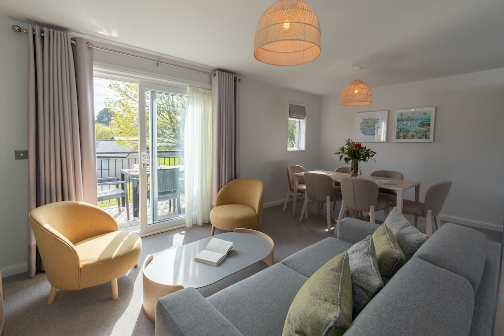 St Mellion International Resort 28/36