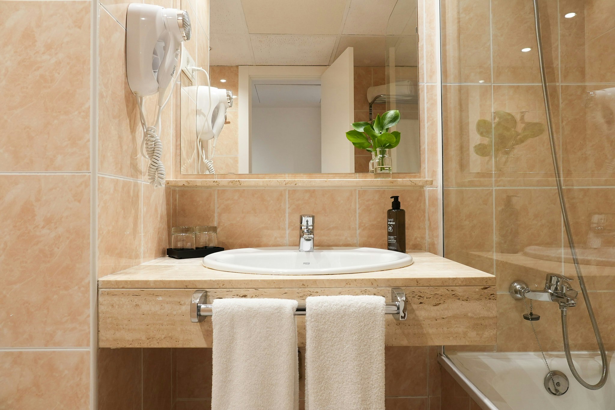 Arenas Atiram Hotel 49/50