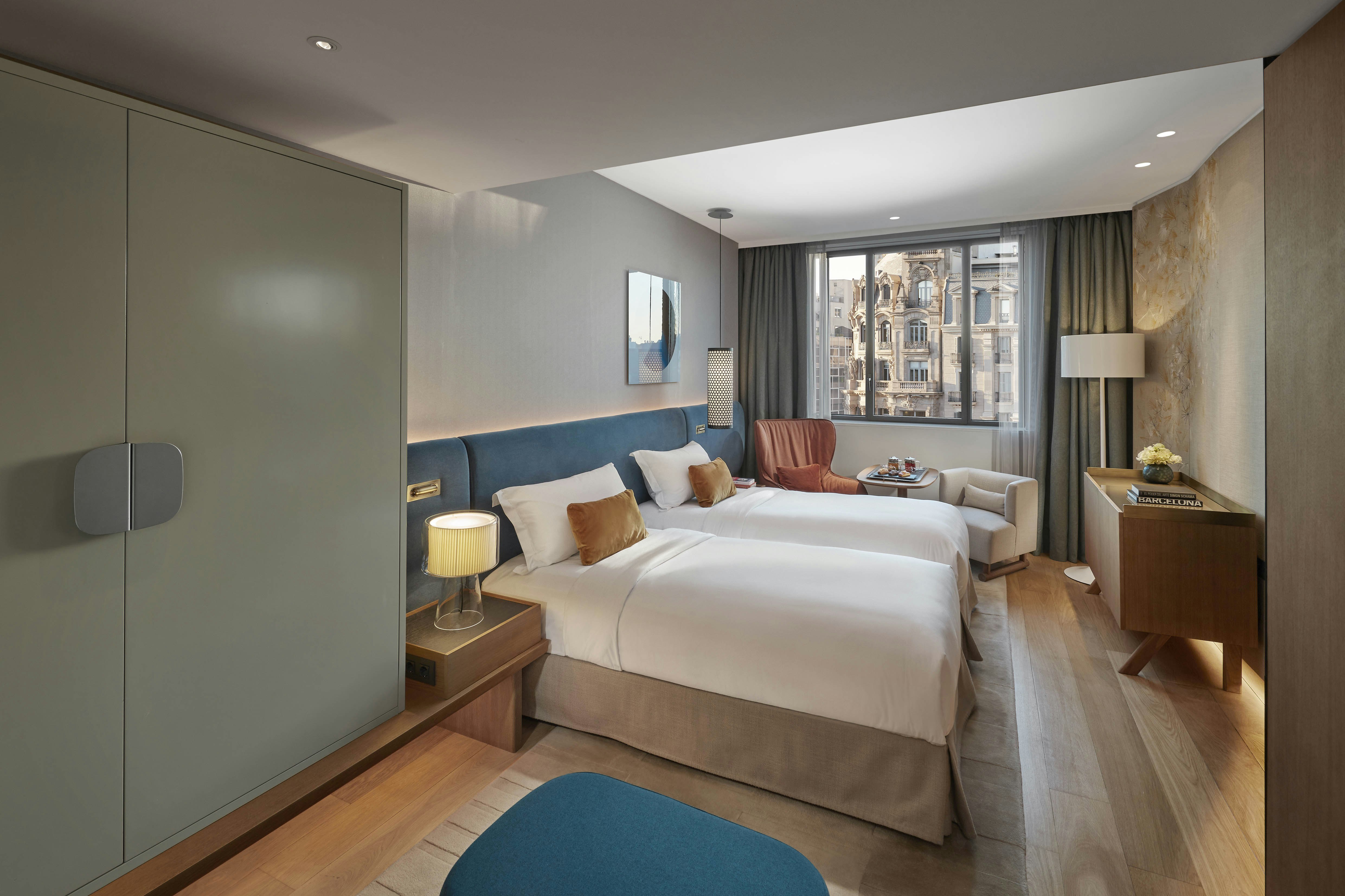 BOULEVARD, DELUXE, TWIN BEDS