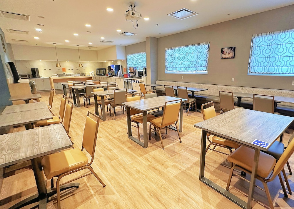 Lincoln Hotel Monterey Park Los Angeles 56/74
