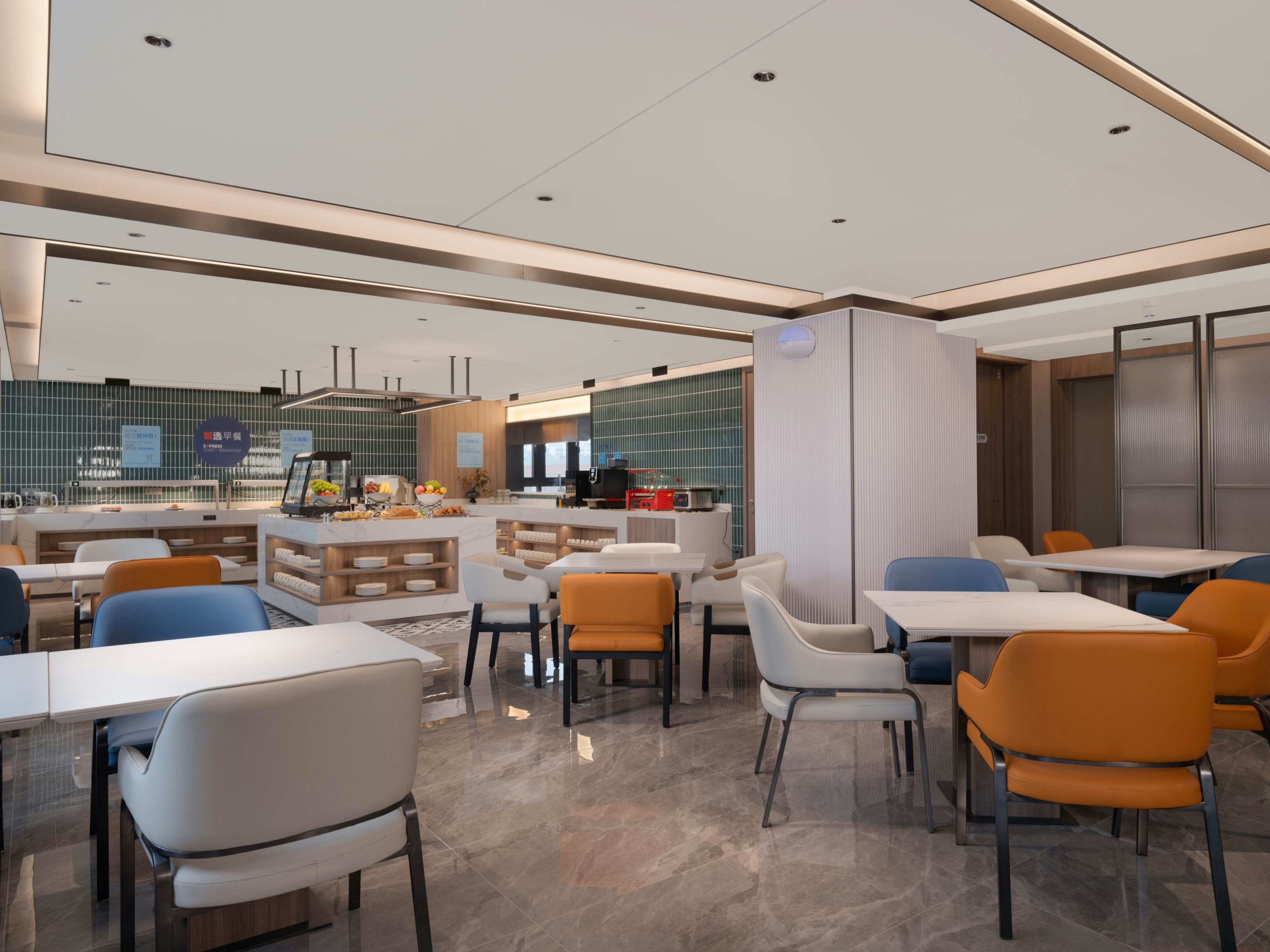 Holiday Inn Express Chongqing Ciqikou Ancient Town 38/50