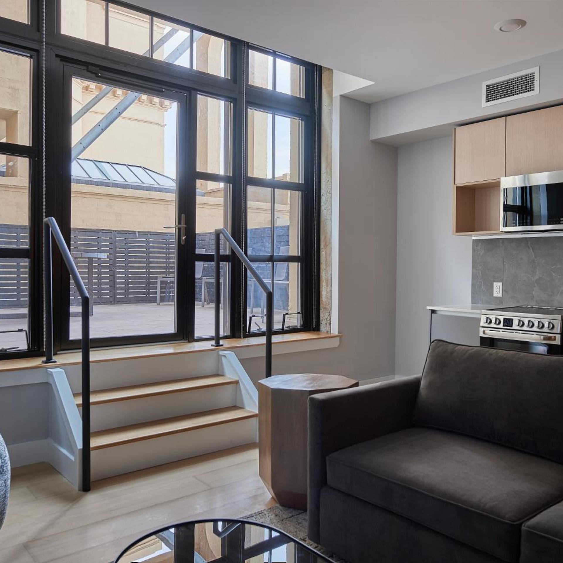 Riversuites At The Battery 12/25