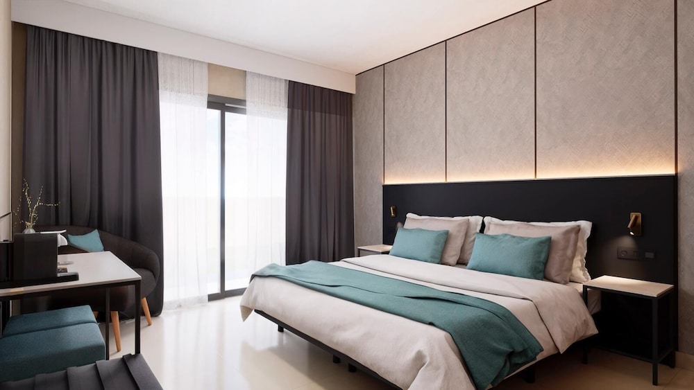Hotel Puente Real 24/62