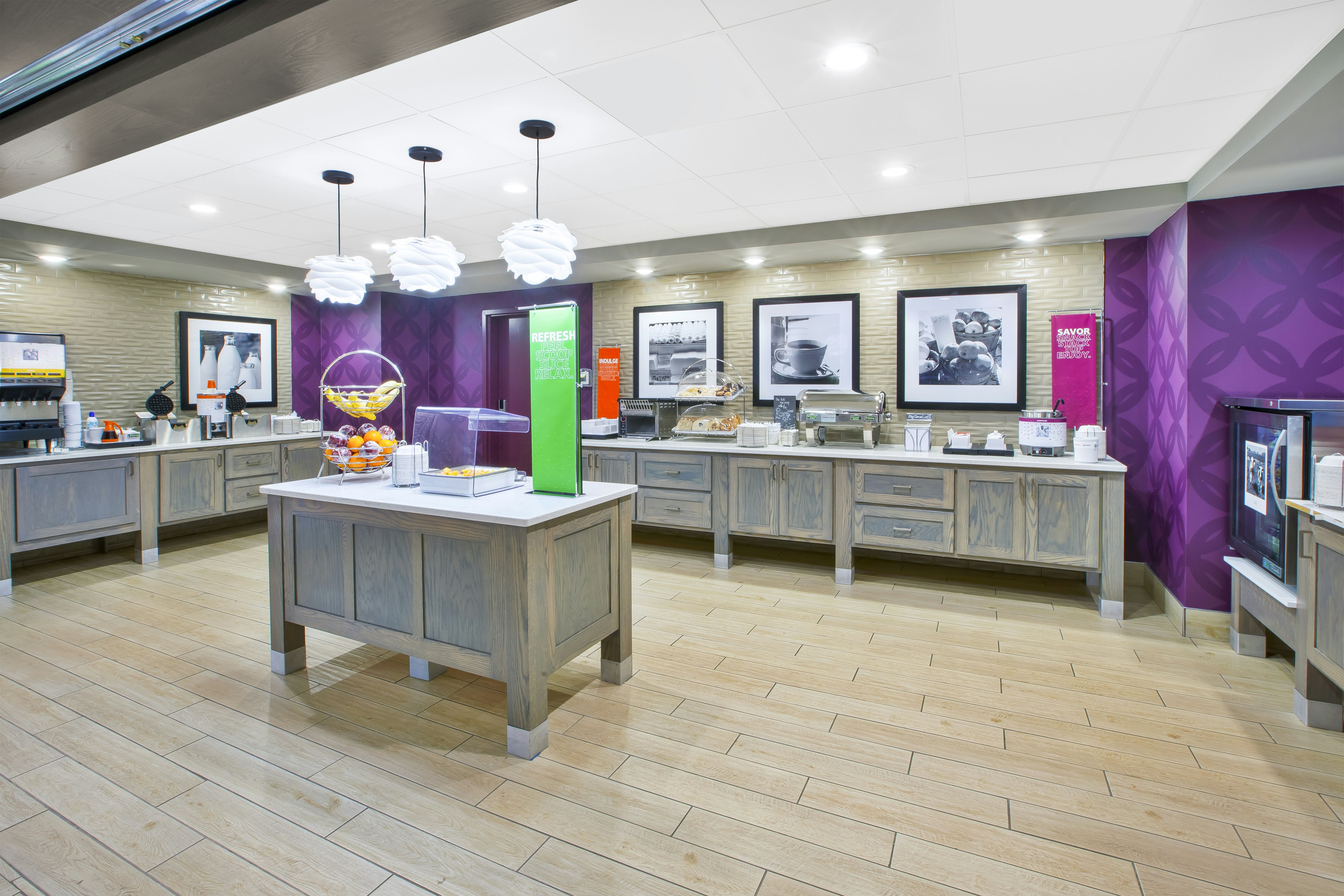 Hampton Inn Suites Cleveland Oakwood Village Oh 3/10