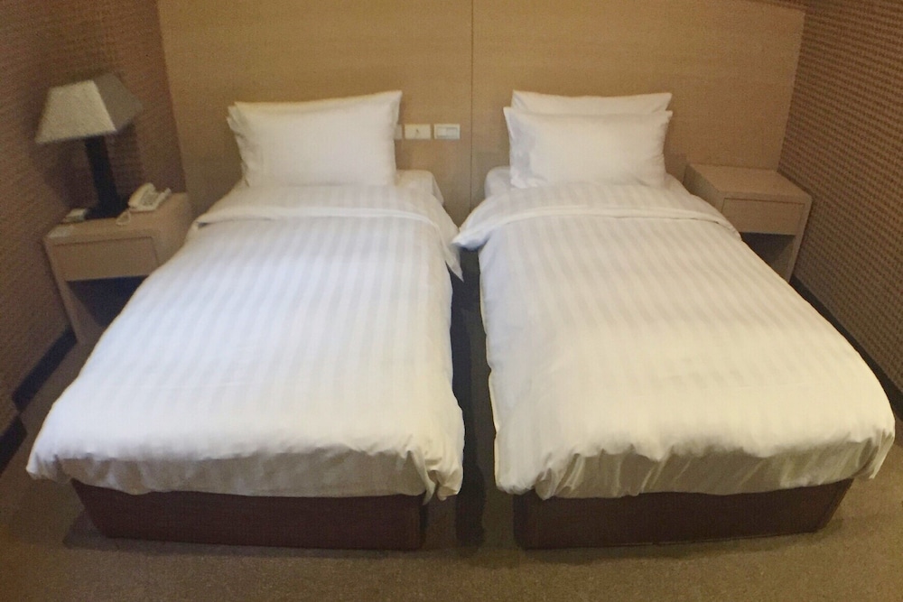 Royal Hotel 18/33
