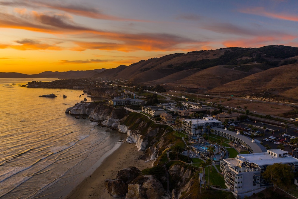 SeaCrest Oceanfront Hotel 62/70