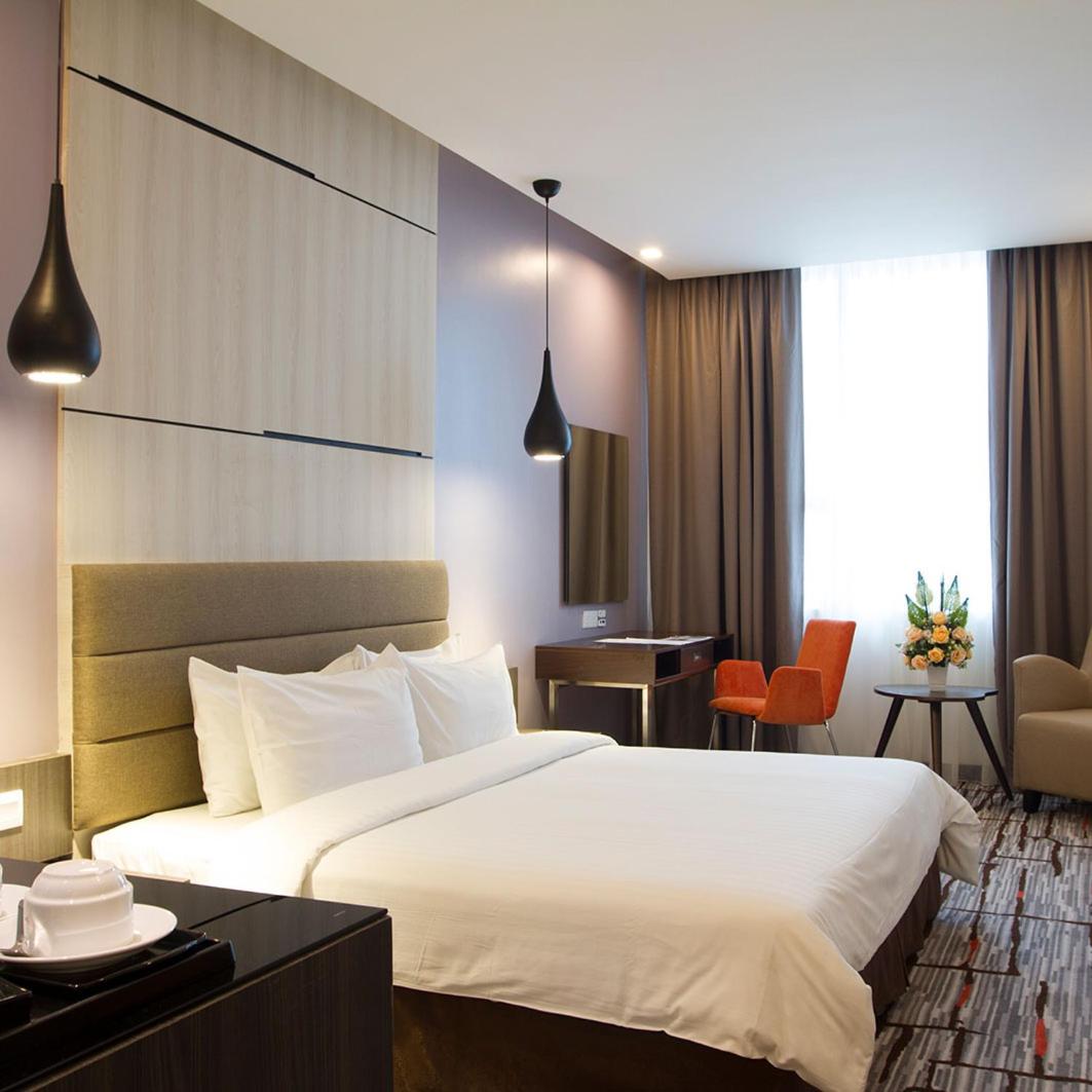 Deluxe, King Bed