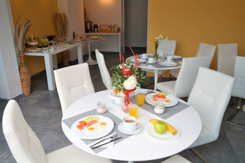 Villa Avantgarde 34/50