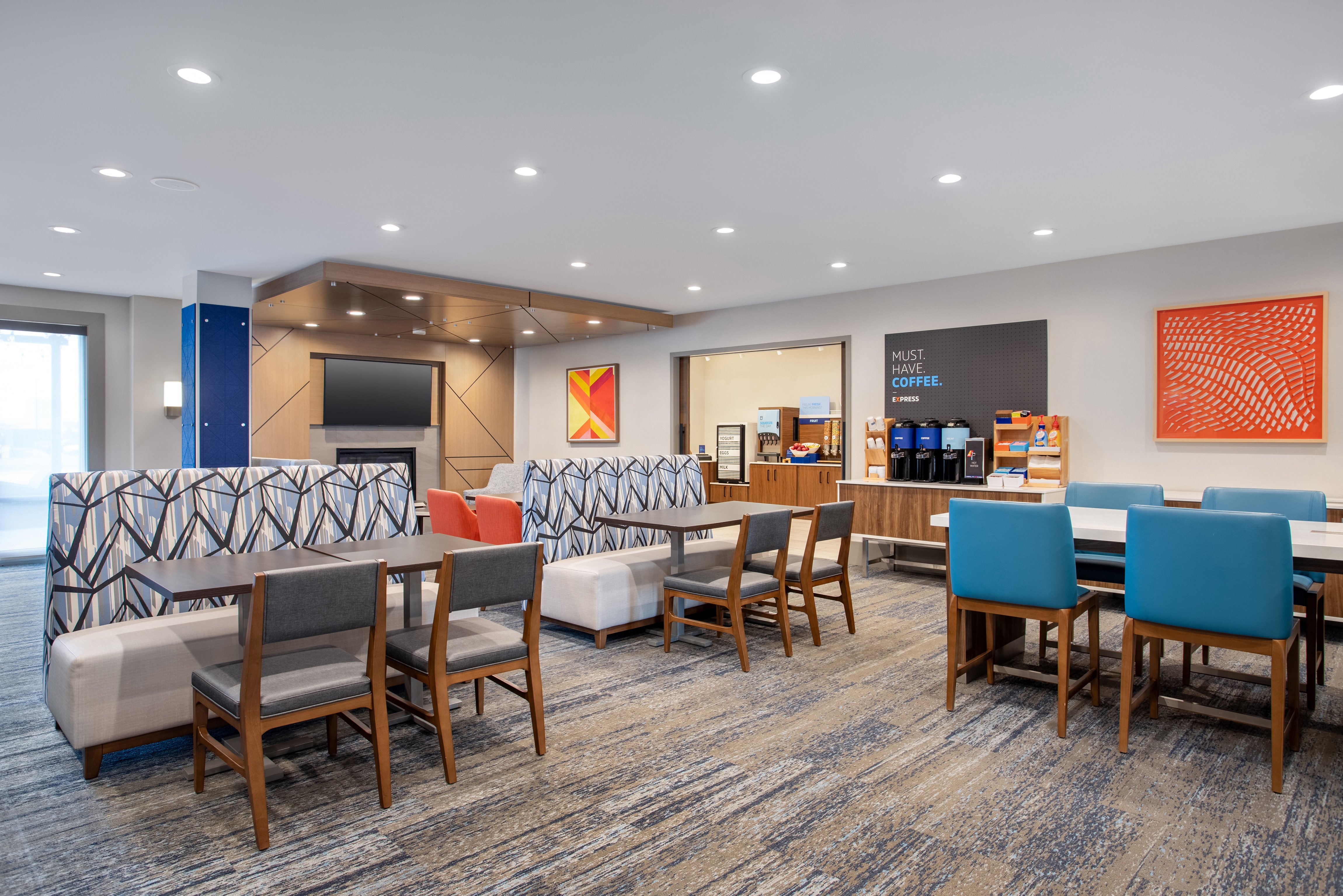 Holiday Inn Express Hotel and Suites Terre Haute 54/73