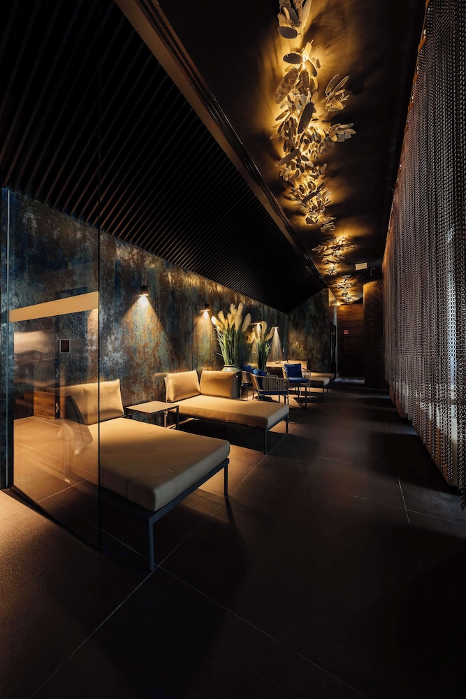 Radisson Blu Carlton 34/73