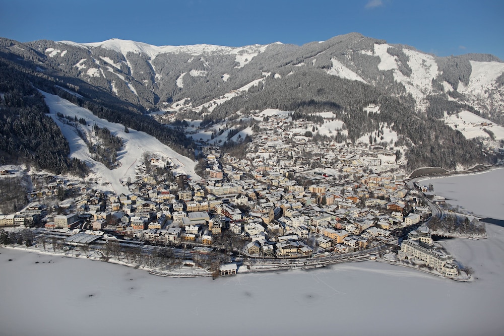 Ski-N-Lake City Apartments 27/35