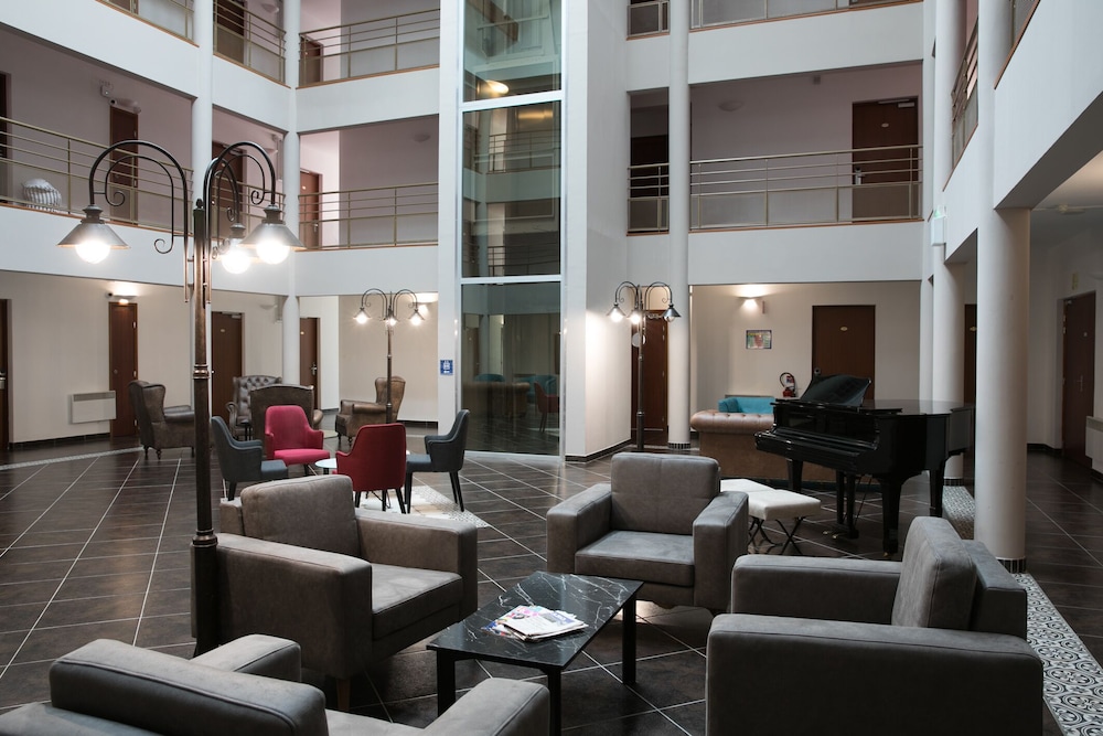 L'EPI HOTEL 12/25