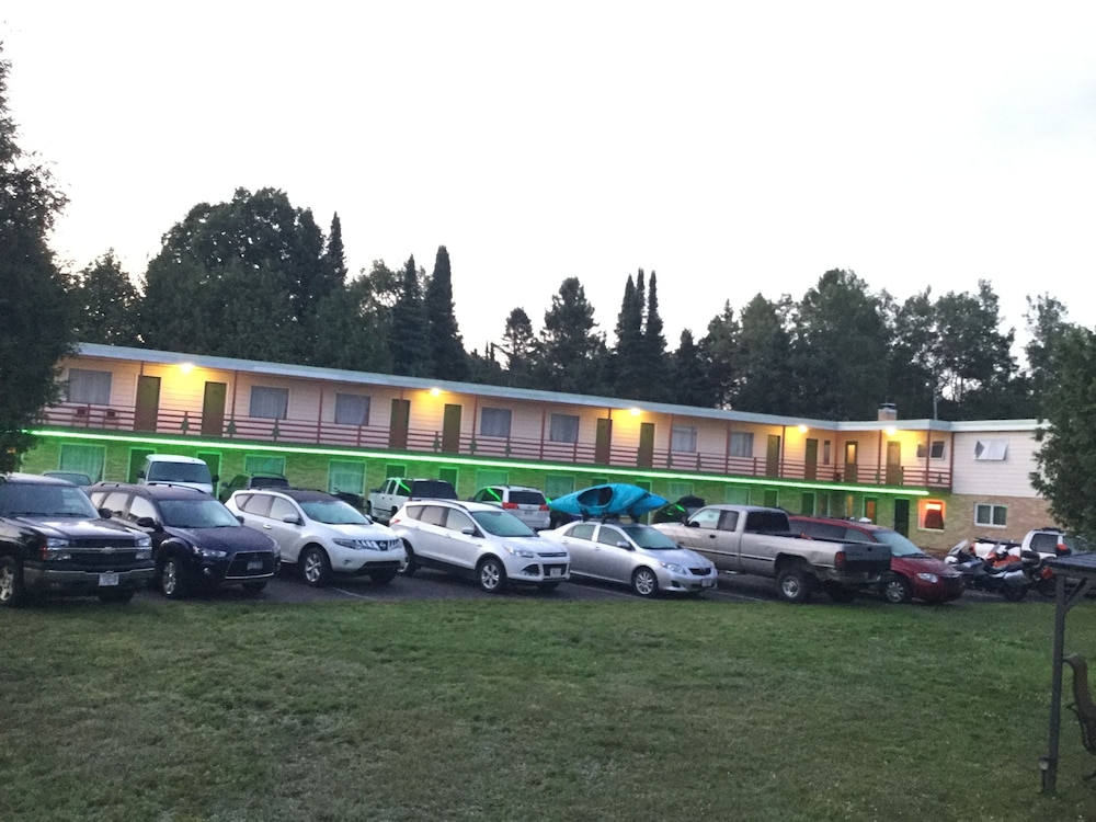 Cedars Motel 1/72