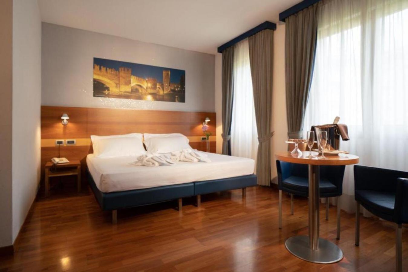 غرفة سوبيريور بسرير كينج بشرفة، Best Western Hotel Fiera Verona 5/7